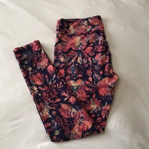 Lularoe buttery legging Tall & Curvy